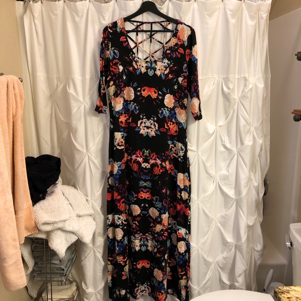 Floral Maxi Dress sz XL NEVER WORN